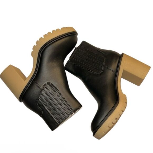 Dolce Vita Black Waterproof Ankle Boots(Size 8) - Picture 4 of 8